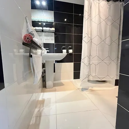 Cape - Afra Group Apartment
